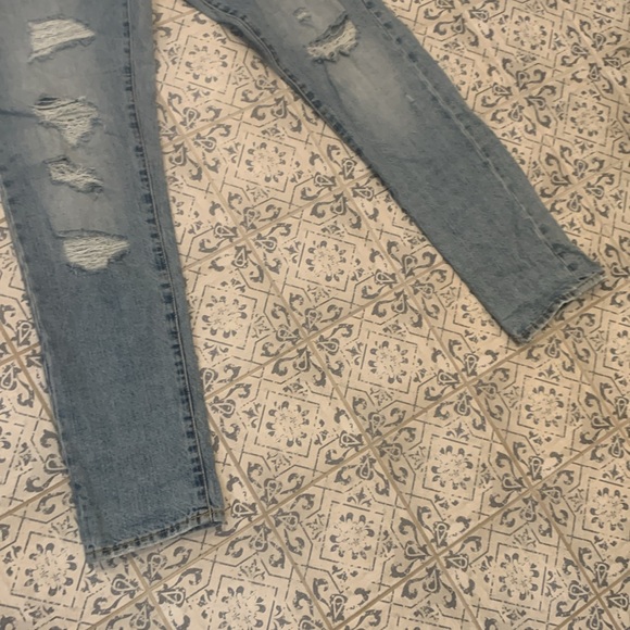 Men’s Distressed Jeans - Picture 3 of 8
